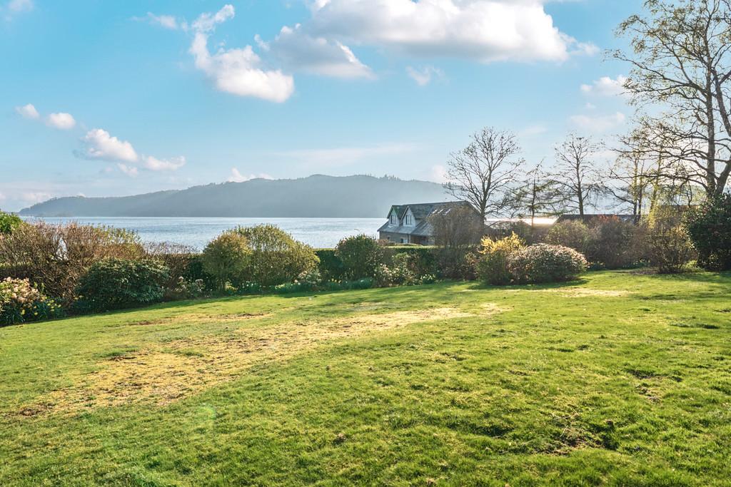 Gardens and Lake View