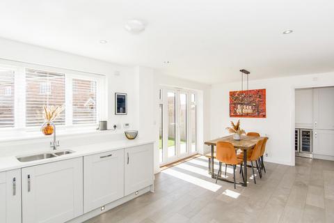 4 bedroom detached house for sale, Owen Way, Market Harborough