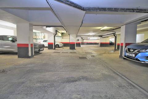 3 bedroom apartment for sale, Kings Road, Brighton