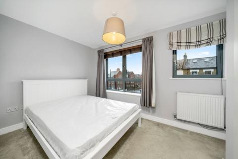 1 bedroom apartment for sale, Battersea Park Road, Battersea
