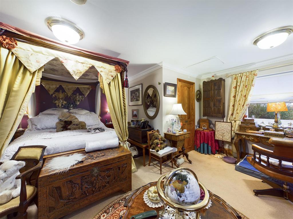 Bedroom: