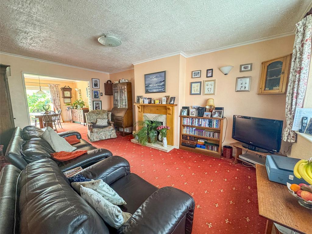 Lounge 1