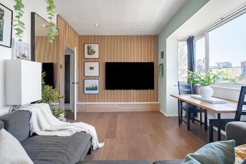 1 bedroom flat for sale, Battersea Park Road, Battersea, London, SW11