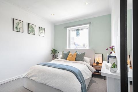 1 bedroom flat for sale, Battersea Park Road, Battersea, London, SW11
