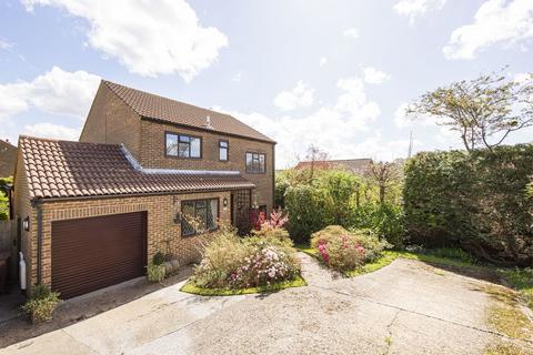4 bedroom detached house for sale, Beaver Close, Crowborough