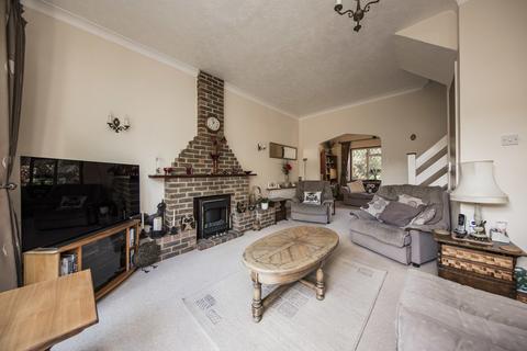 4 bedroom detached house for sale, Beaver Close, Crowborough