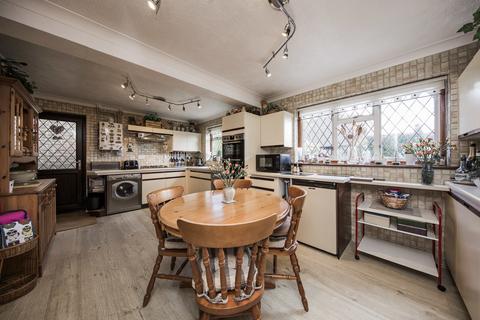 4 bedroom detached house for sale, Beaver Close, Crowborough