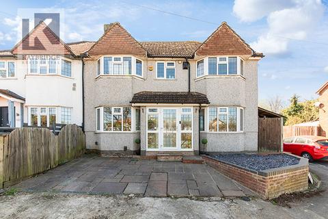 1 The Hawthorns, Epsom, KT17 2QA