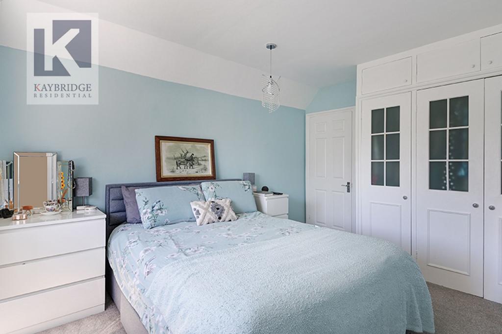 The Hawthorns, Epsom - KT17 2 QA