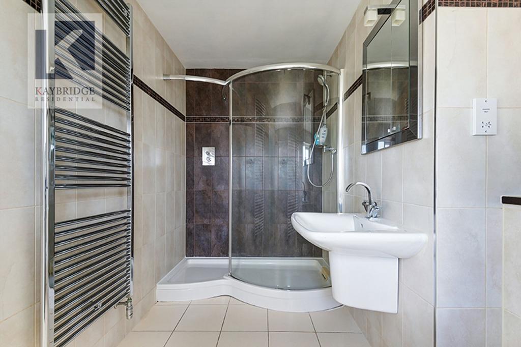 The Hawthorns, Epsom - KT17 2 QA