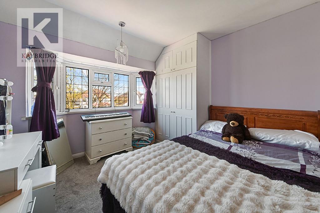 The Hawthorns, Epsom - KT17 2 QA