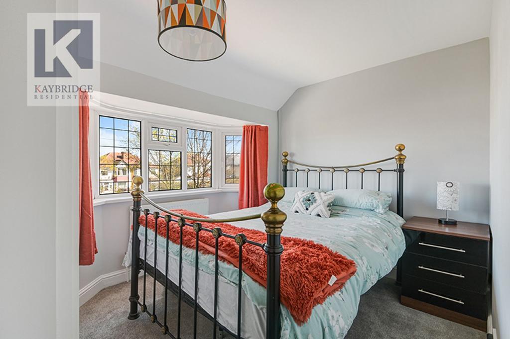 The Hawthorns, Epsom - KT17 2 QA
