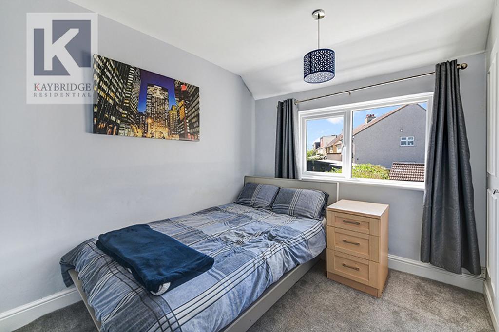 The Hawthorns, Epsom - KT17 2 QA