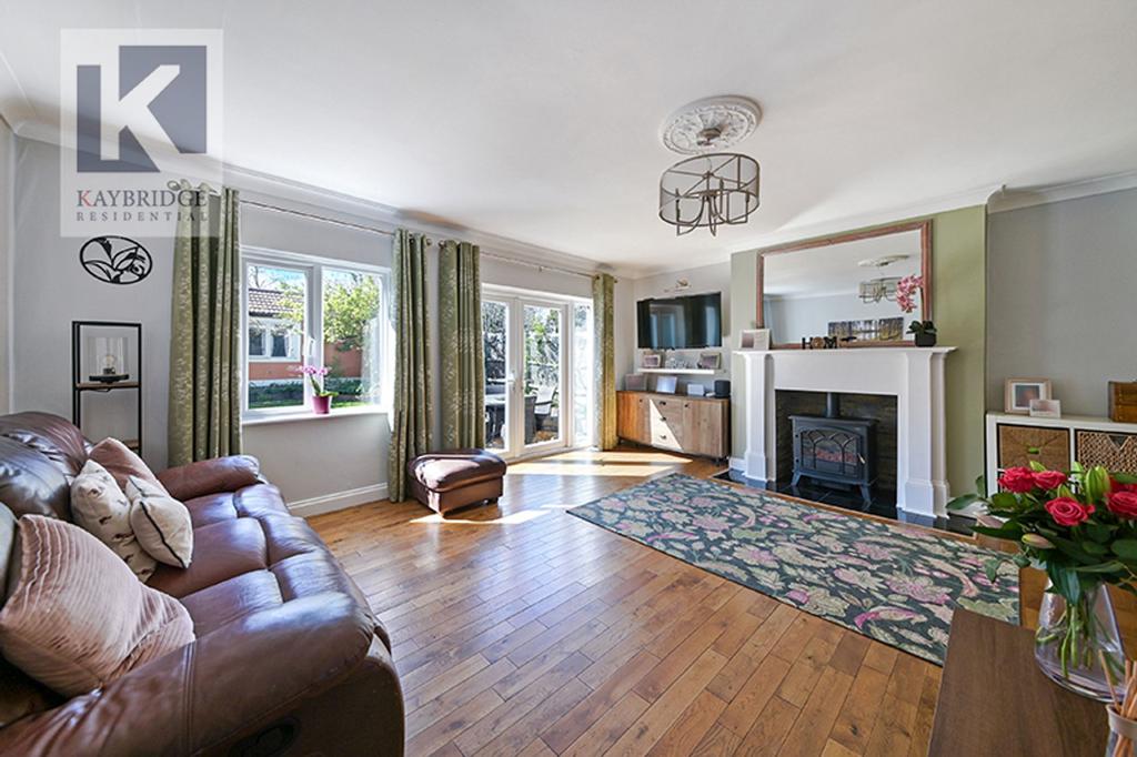 The Hawthorns, Epsom - KT17 2 QA