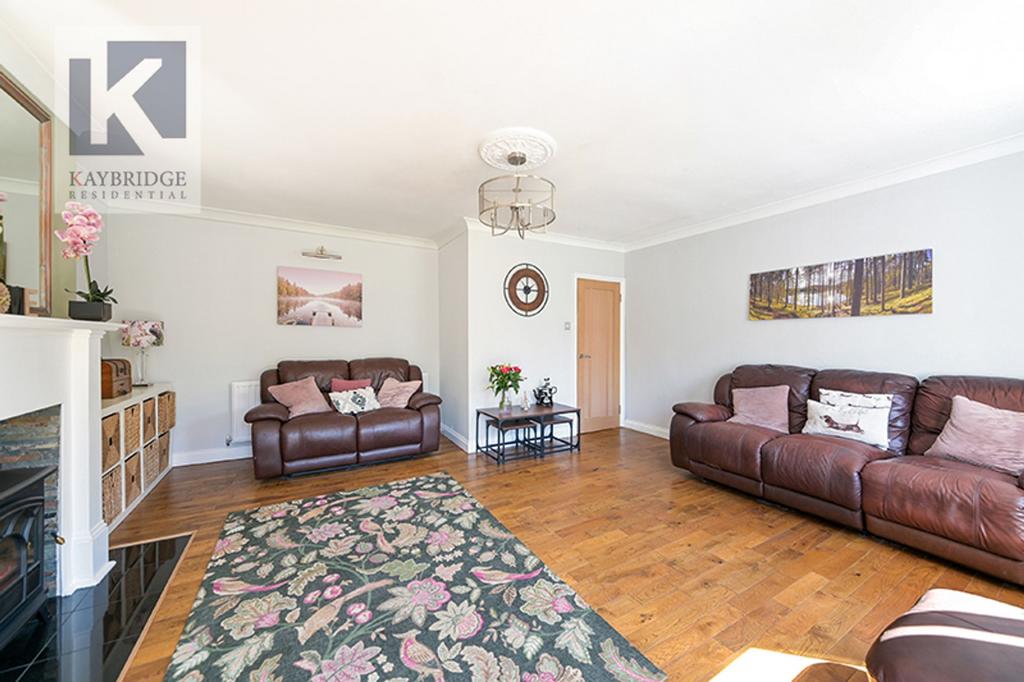 The Hawthorns, Epsom - KT17 2 QA