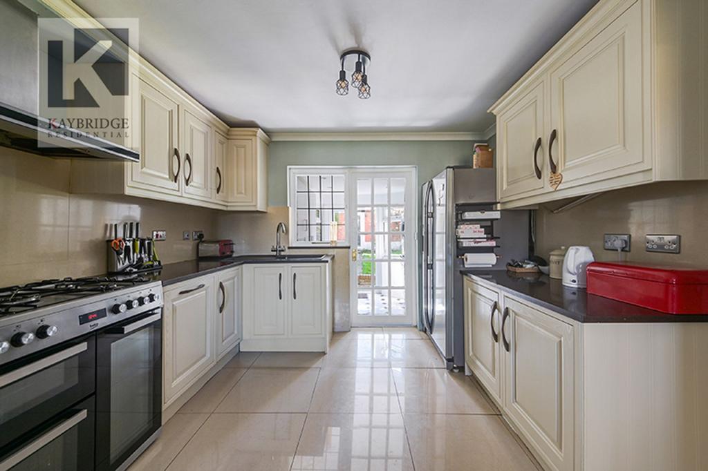 The Hawthorns, Epsom - KT17 2 QA