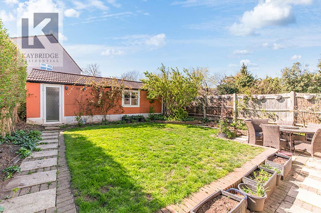The Hawthorns, Epsom - KT17 2 QA