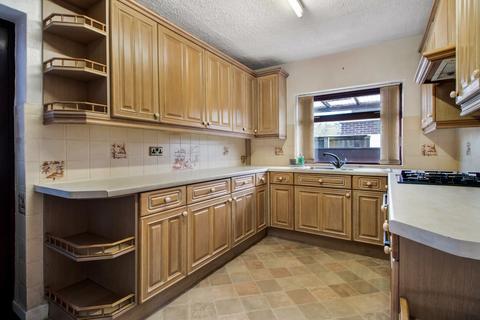 3 bedroom detached bungalow for sale, Lydgate Drive, New Mill, Holmfirth
