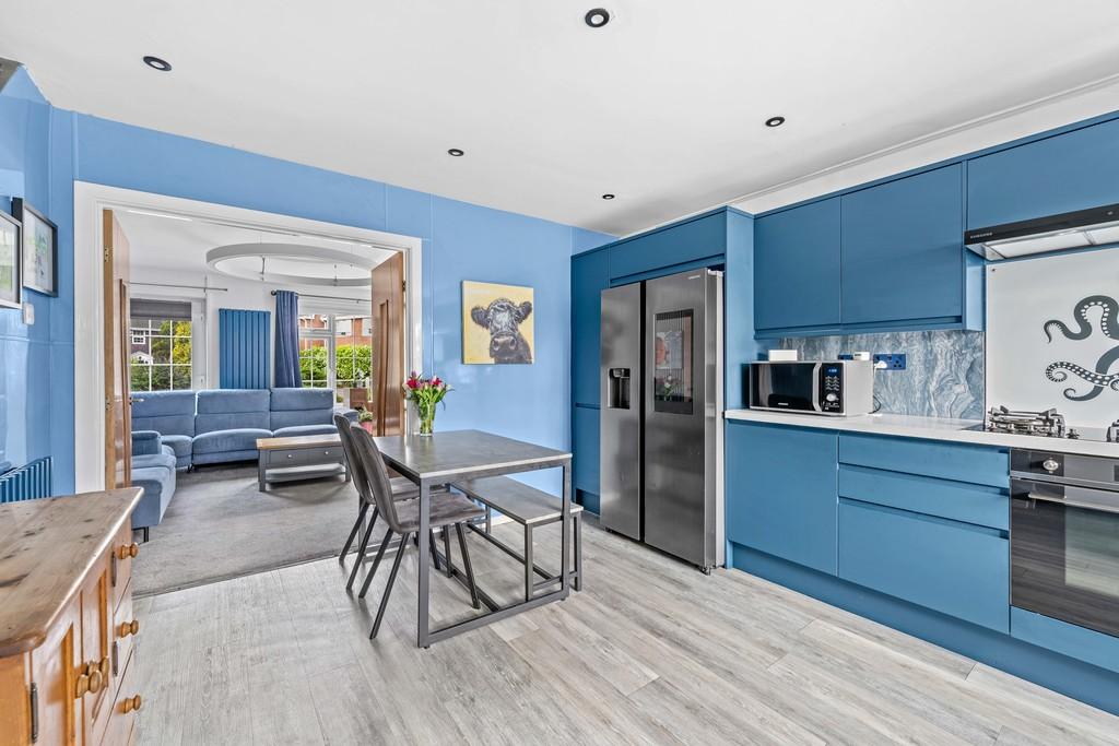 23 Broadmead, CH3 5 PT-10