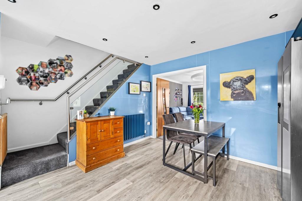 23 Broadmead, CH3 5 PT-11