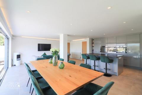 4 bedroom detached house for sale, Main Road, Haunton