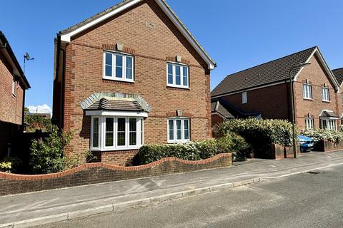 4 bedroom detached house for sale, Depden Gardens, Dibden Purlieu, Southampton