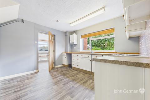 20 Hall Road, Uttoxeter, ST14 7PN