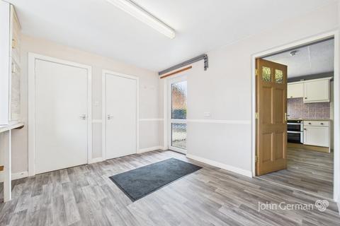 20 Hall Road, Uttoxeter, ST14 7PN
