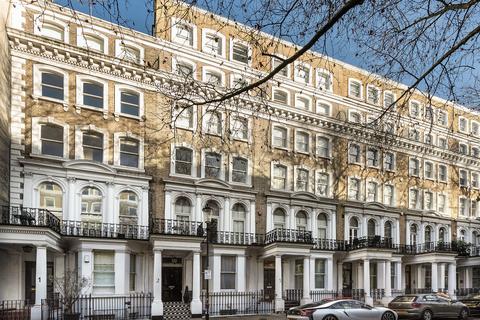 2 bedroom apartment for sale, Beaufort Gardens, Knightsbridge SW3