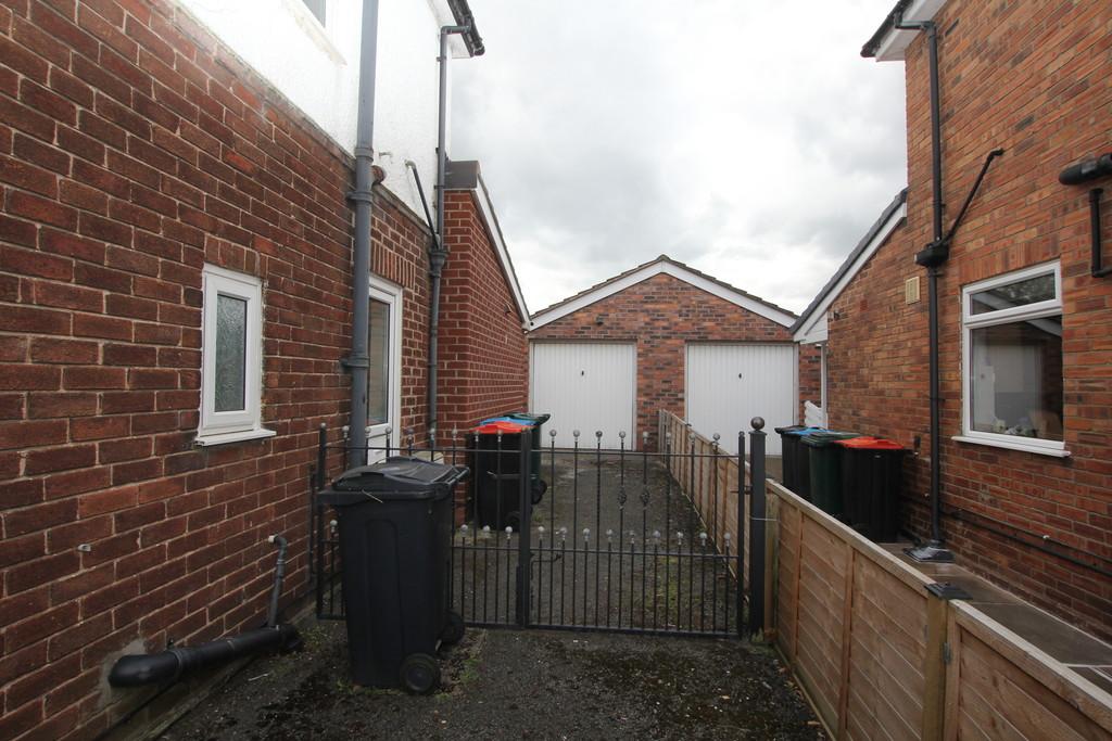 Garage 1