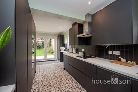 520 Charminster Road, Bournemouth, BH8 9SJ