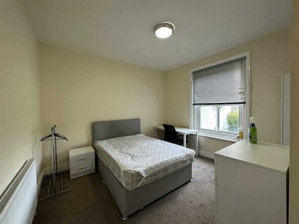 Bed 4
