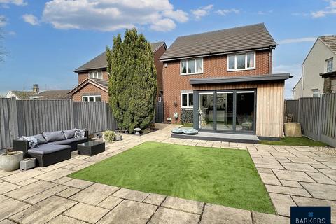 3 bedroom detached house for sale, Denbrook Avenue, Bradford 4
