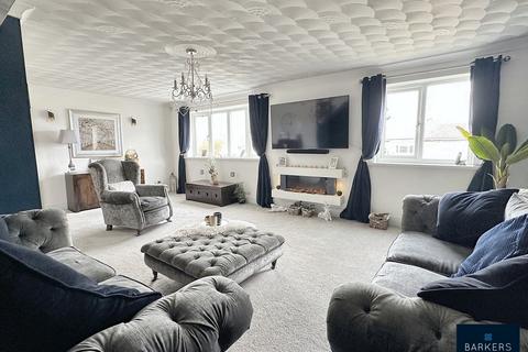 3 bedroom detached house for sale, Denbrook Avenue, Bradford 4