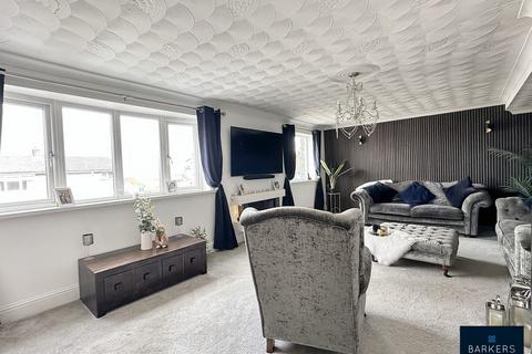 3 bedroom detached house for sale, Denbrook Avenue, Bradford 4