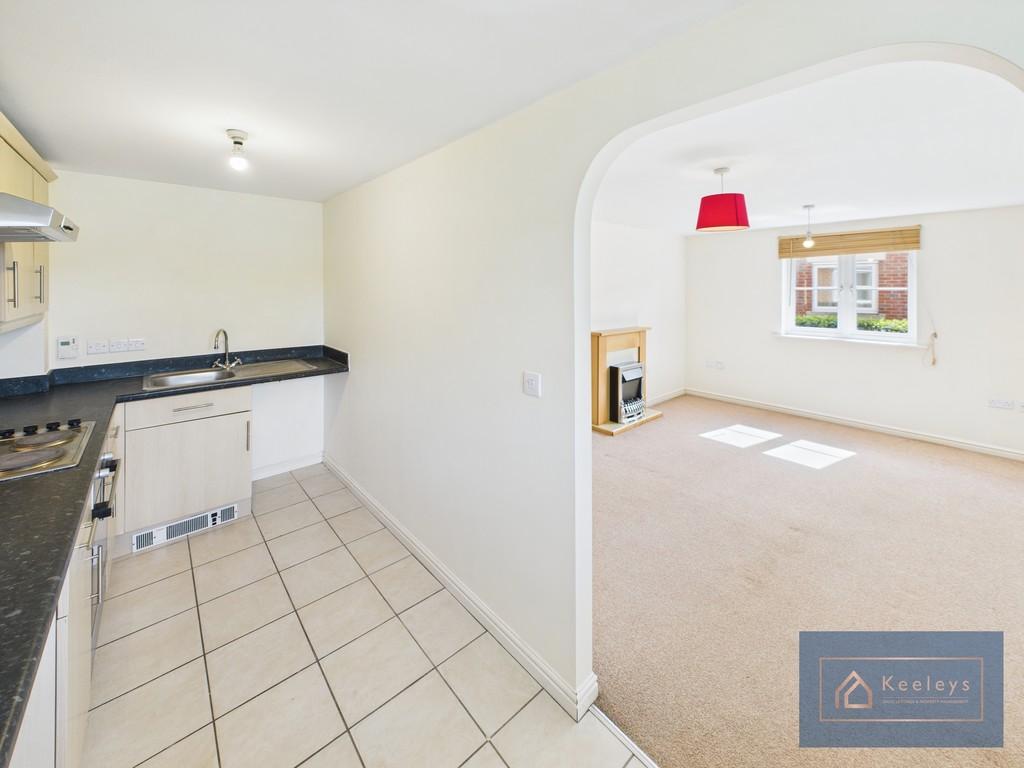 Kitchen/diner into lounge