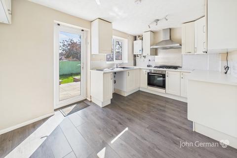 4 bedroom semi-detached house for sale, Aspen Avenue, Loughborough