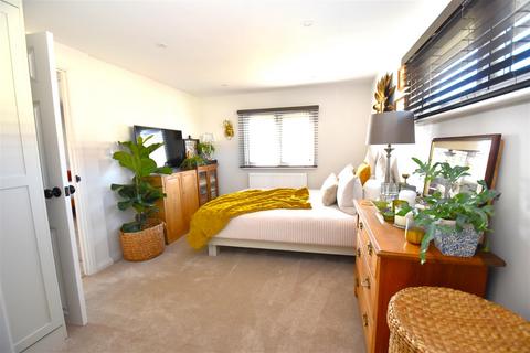 2 bedroom mobile home for sale, The Dome Village, Hockley