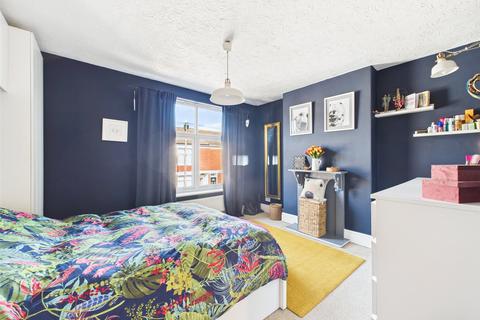 40 Clevedon Road, Gloucester, GL1 4RN