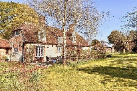 2 bedroom detached house for sale, Petersfield GU31
