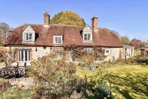 2 bedroom detached house for sale, Petersfield GU31