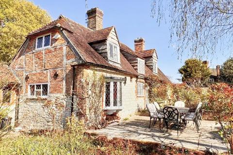 2 bedroom detached house for sale, Petersfield GU31