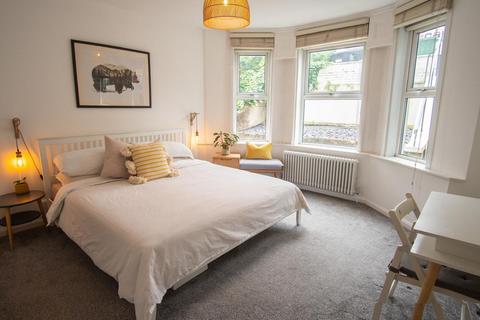 2 bedroom flat for sale, Avenue Park Road, West Norwood