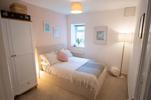 2 bedroom flat for sale, Avenue Park Road, West Norwood