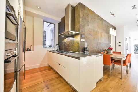 2 bedroom flat for sale, Courtfield Gardens, South Kensington, London, SW5