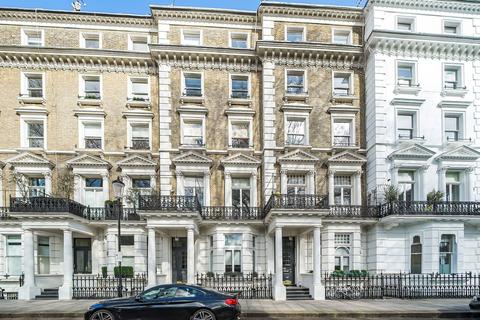 2 bedroom flat for sale, Courtfield Gardens, South Kensington, London, SW5