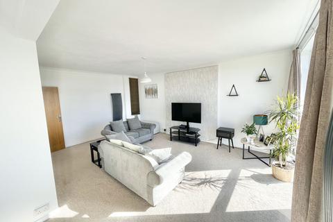 2 bedroom apartment to rent, Fountain Court, Crosby, L23