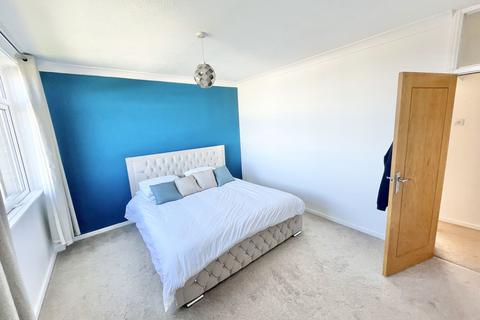 2 bedroom apartment to rent, Fountain Court, Crosby, L23