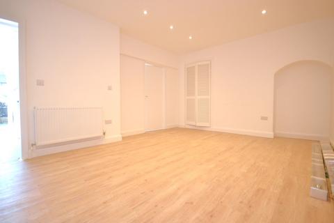 4 bedroom terraced house to rent, Court Way, Acton W3 0PY