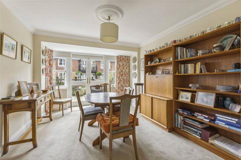 2 bedroom retirement property for sale, St. Marys Court, Beaconsfield, Buckinghamshire, HP9